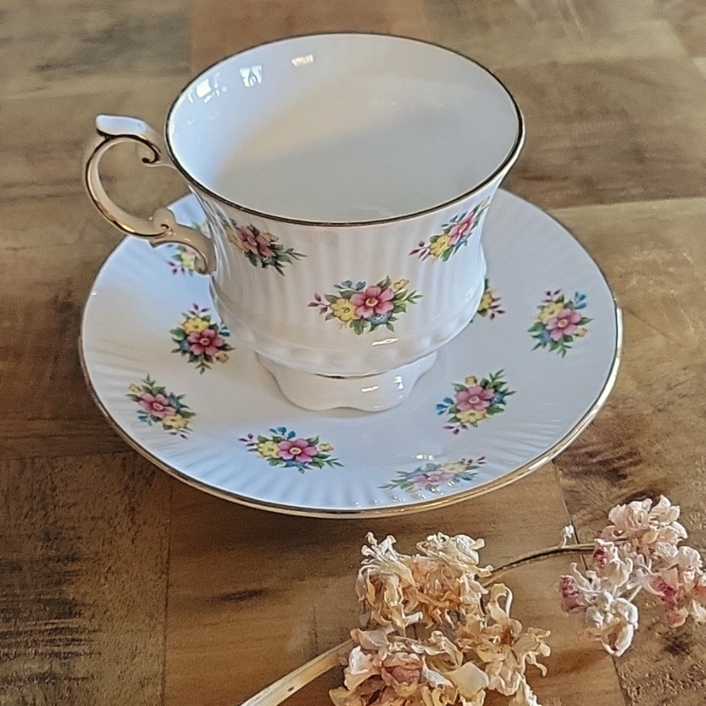 Teacup set - Picture 2 of 8